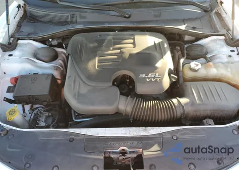 2019 Dodge Charger Sxt z USA, uszkodzony, nr VIN 2C3CDXBG2KH720696